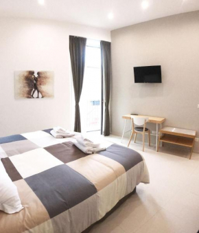 Отель  Catania Home Dante Accommodations  Катания